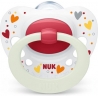 Nuk Ορθοδοντική Πιπίλα Σιλικόνης για 18-36 μηνών Signature Night με Θήκη Νυκτός Καρδούλες Λευκή